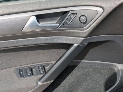 2018 Volkswagen Golf SportWagen TSI S