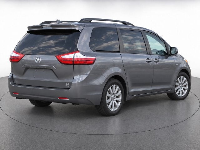 2017 Toyota Sienna LE