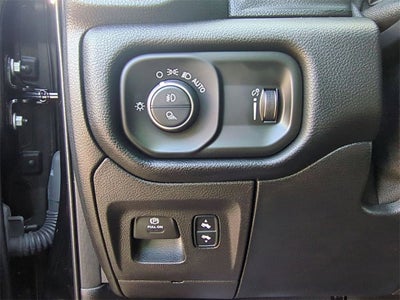 2021 RAM 1500 Big Horn Crew Cab 4x4 5'7" Box