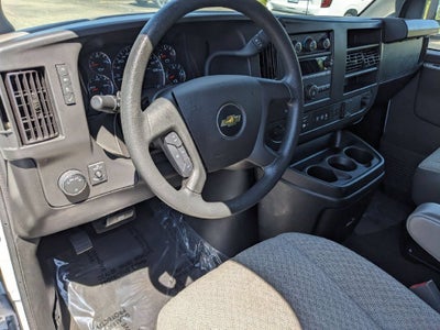 2025 Chevrolet Express Passenger 1LT