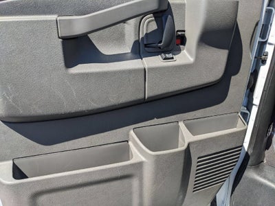 2025 Chevrolet Express Passenger 1LT
