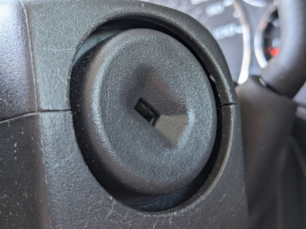 2025 Chevrolet Express Passenger 1LT