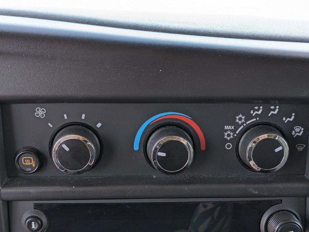 2025 Chevrolet Express Passenger 1LT