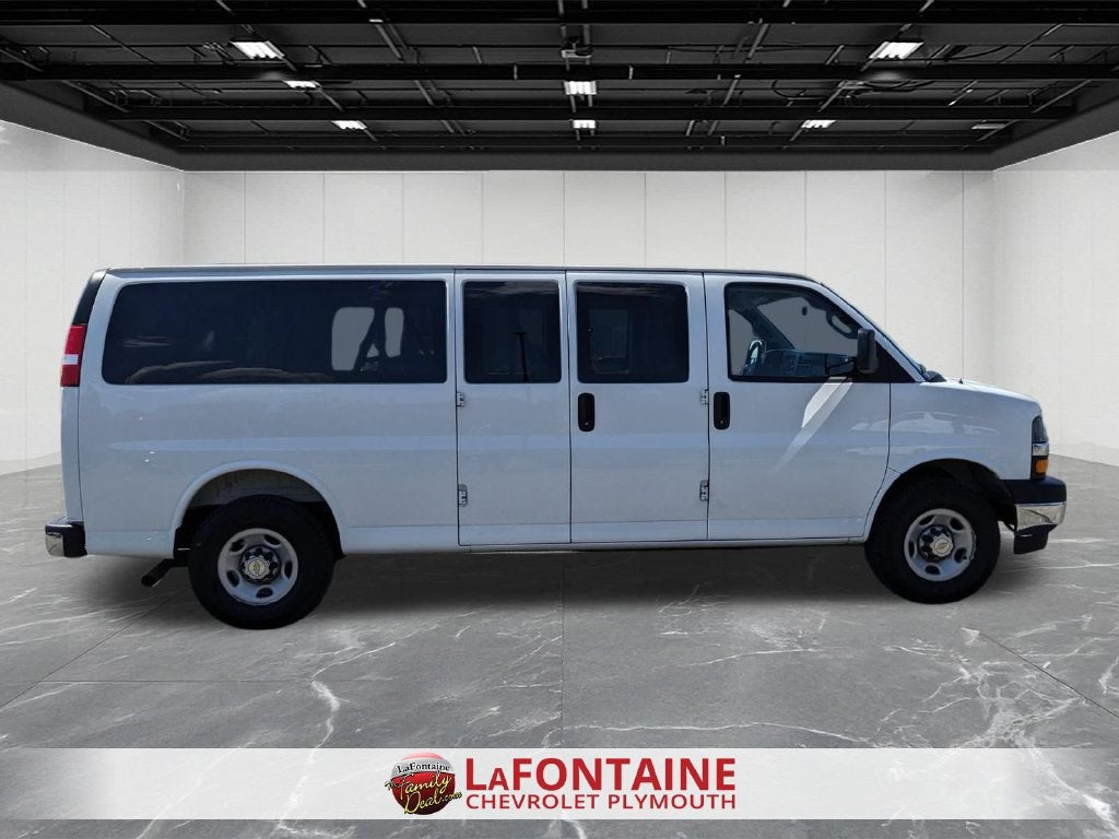 2025 Chevrolet Express Passenger 1LT