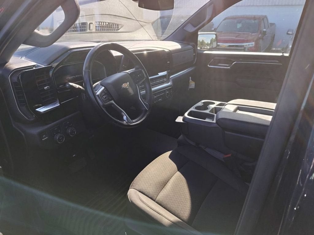 2023 Chevrolet Silverado 1500 LT (2FL)