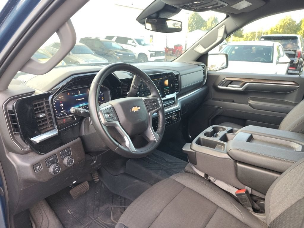 2024 Chevrolet Silverado 1500 LT (2FL)