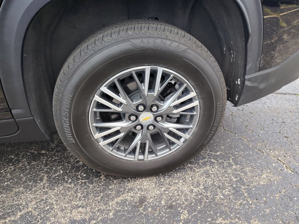 2024 Chevrolet Traverse LS