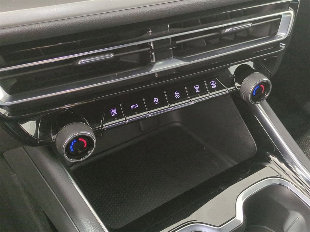 2024 Chevrolet Traverse LS