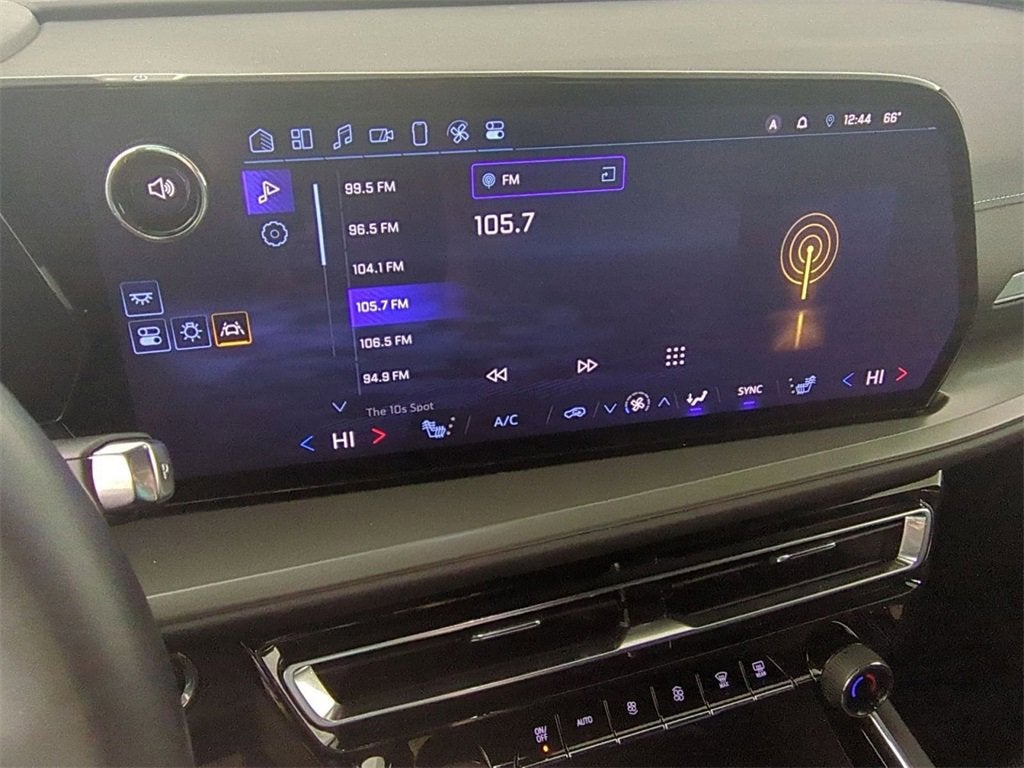 2024 Chevrolet Traverse LS