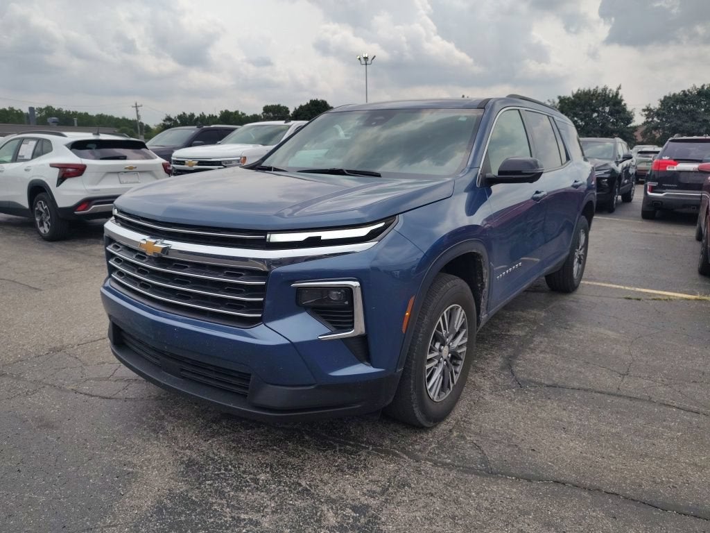 2024 Chevrolet Traverse LT