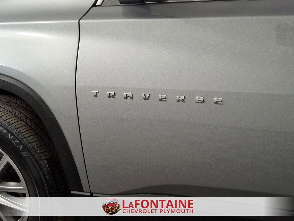 2023 Chevrolet Traverse LT Cloth