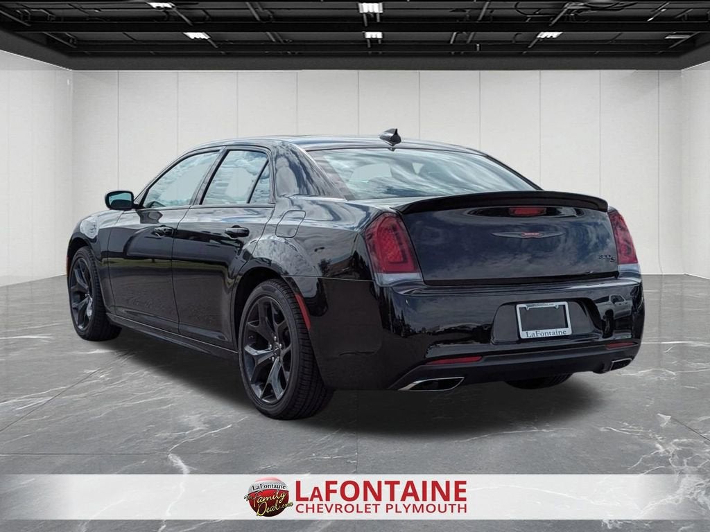 2022 Chrysler 300 S