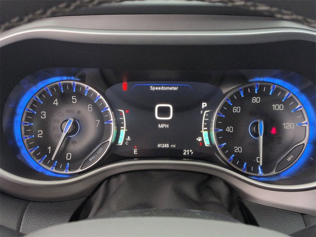 2025 Chrysler Pacifica Select