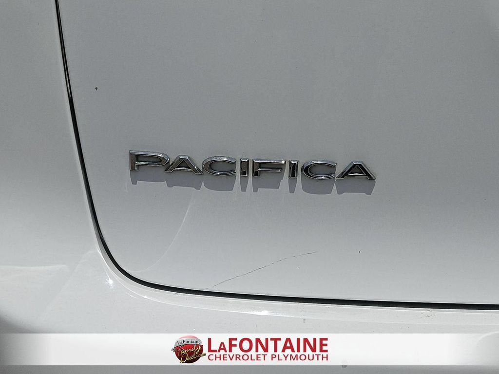2022 Chrysler Pacifica Touring L