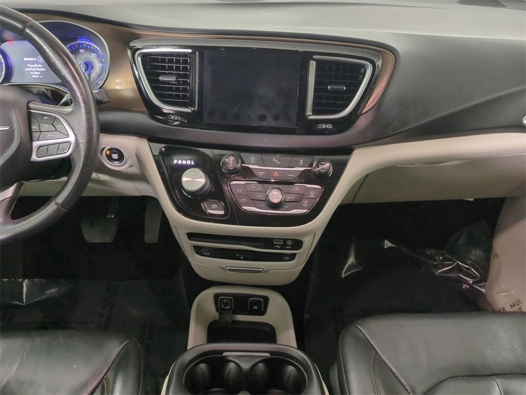 2017 Chrysler Pacifica Touring-L Plus