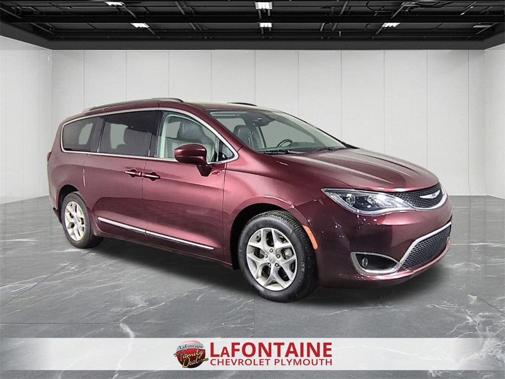 2017 Chrysler Pacifica Touring-L Plus