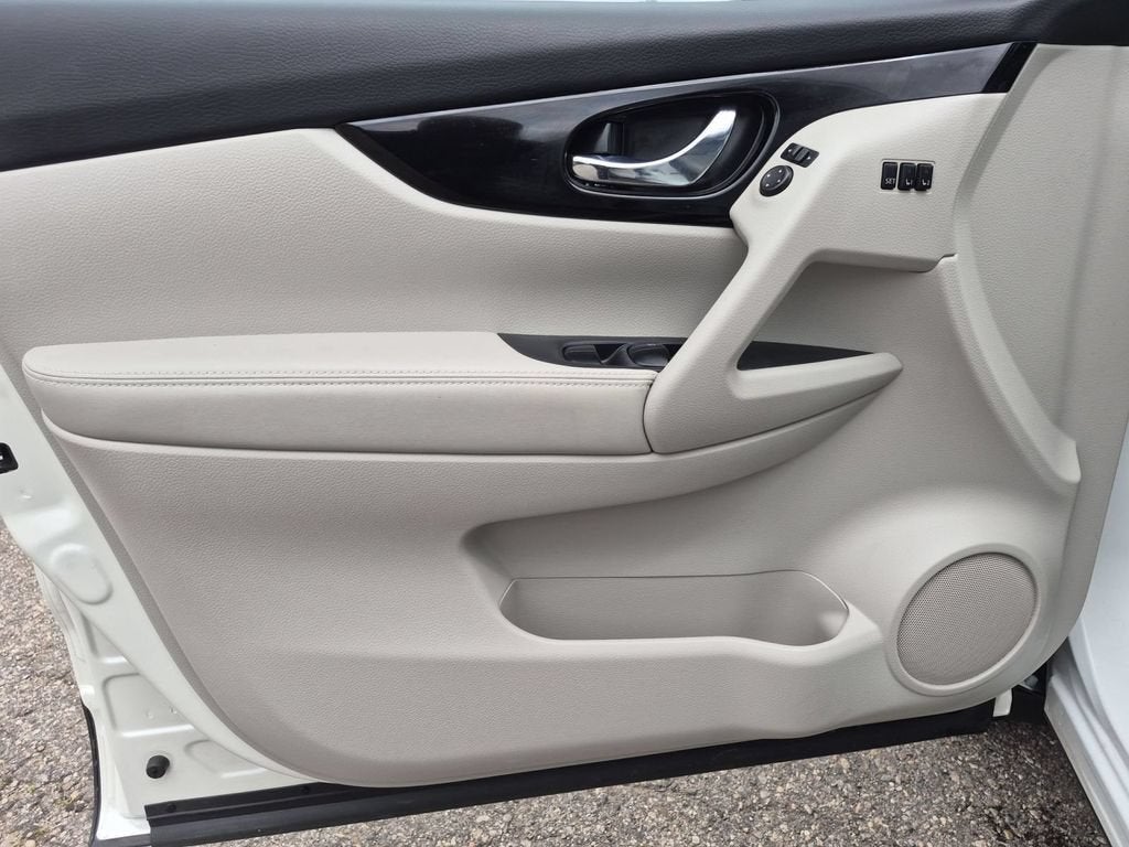 2022 Nissan Rogue Sport SL AWD Xtronic CVT