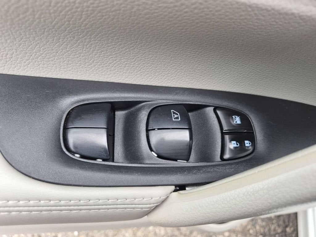 2022 Nissan Rogue Sport SL AWD Xtronic CVT