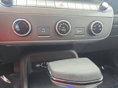 2025 Hyundai Kona SE